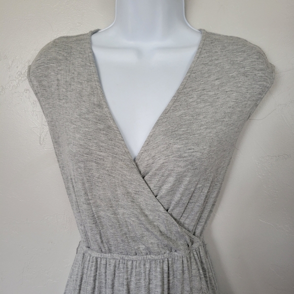DE Collection Women's XS Heather Grey Cap Sleeve Midi Dress V-neck Keyhole Soft - Picture 10 of 10